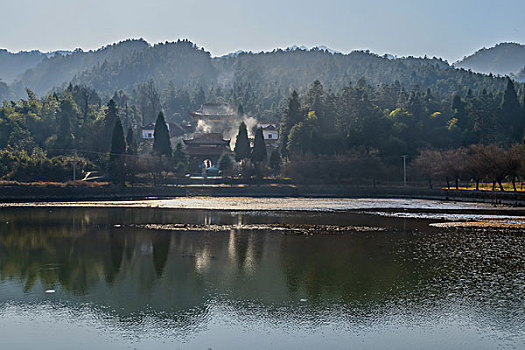 树,蓝,背景,池塘,倒影,烟,枯枝,寺庙,太阳,阳光,水,岸,淤泥,泥潭,村庄,山岗