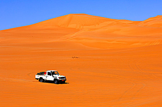 野外,交通工具,沙子,沙丘,奥巴里,海洋,撒哈拉沙漠,利比亚,北非,非洲