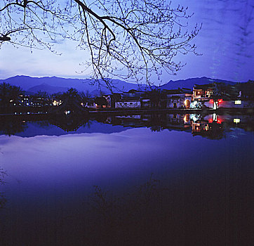 安徽,宏村,蓝色,夜景,灯光,湖水,民居