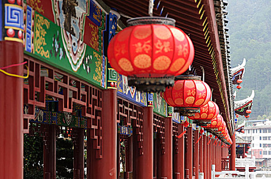 中国传统灯笼长廊