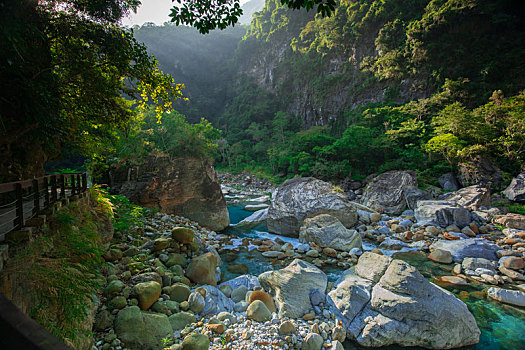 台湾花莲太鲁阁风景区,砂卡礑溪的山谷溪流