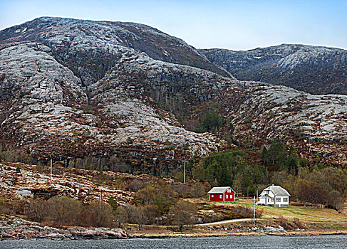 传统,小,挪威,乡村,红色,白色,木屋,岩石海岸