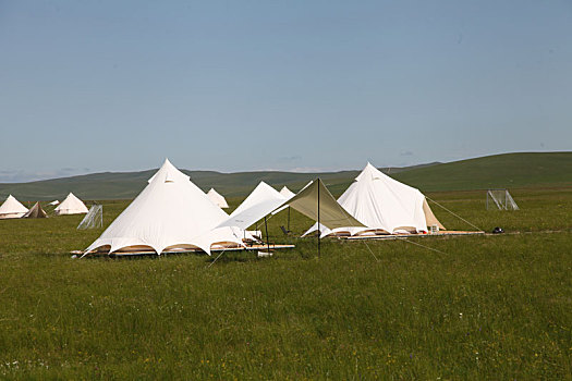 内蒙古乌拉盖,勒勒车度假村,草原上浪漫