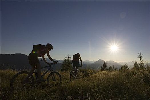 两个,山地自行车,骑自行车,日落,卡林西亚,奥地利