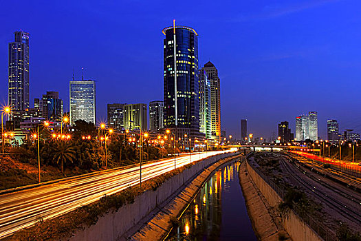 晚间,风景,光亮,现代办公室,建筑,塔,灯,痕迹,公路,市区,特拉维夫,以色列