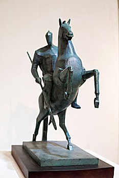 一个将军骑马的雕像