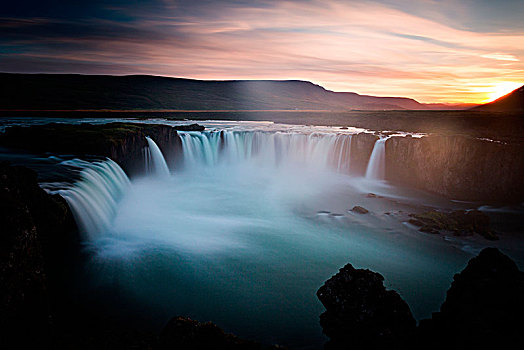 神灵瀑布,瀑布,日落,冰岛