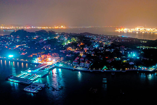 航拍福建厦门鼓浪屿风景名胜区夜景