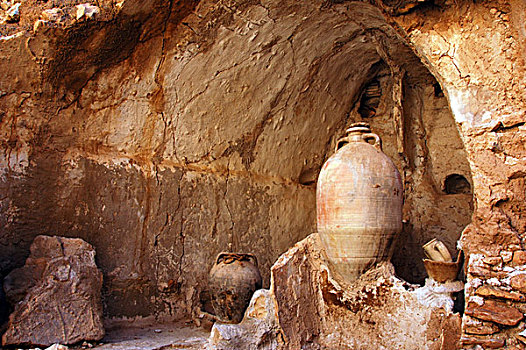 libya,nalut,old,jars,embedded,in,rock