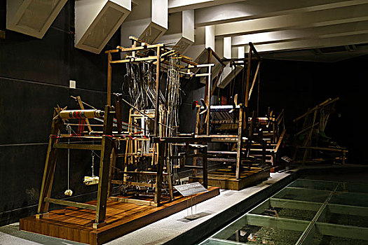 成都蜀锦博物馆,传统木制织机