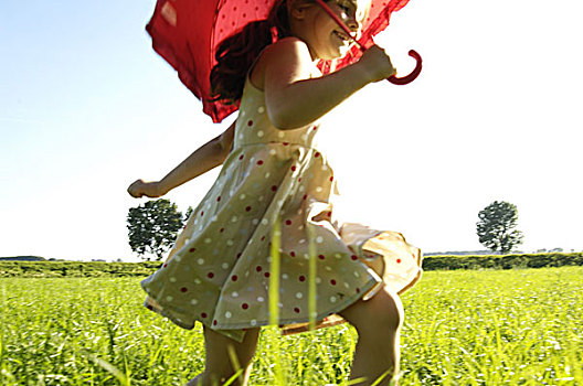女孩,伞,草地,跑,愉悦,悠闲