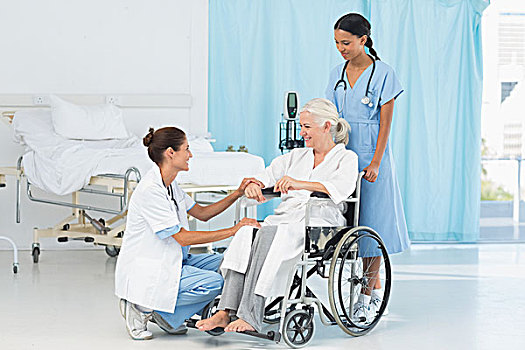 医生,病人,轮椅