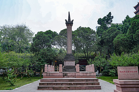四川德阳广汉房湖公园抗战阵亡将士纪念碑