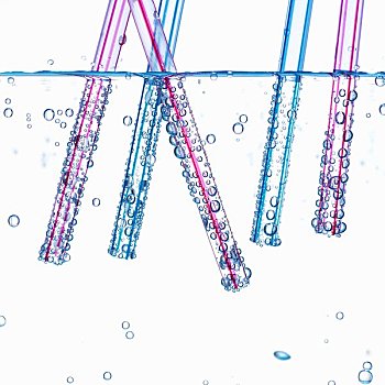 吸管,水中
