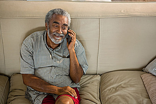 老人,交谈,手机,客厅,在家