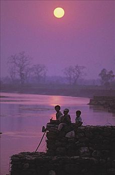 奇旺国家公园,河,日落,孩子,男孩,尼泊尔,亚洲