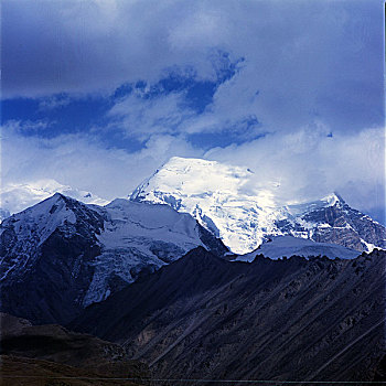 西藏林芝色季拉山南迦巴瓦峰
