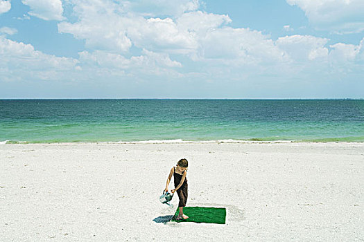 女孩,浇水,人造草皮,海滩,俯拍