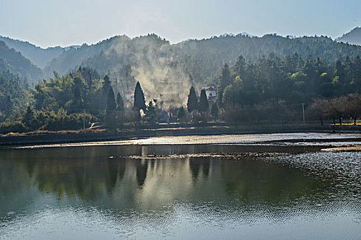 树,蓝,背景,池塘,倒影,烟,枯枝,寺庙,太阳,阳光,水,岸,淤泥,泥潭,村庄,山岗