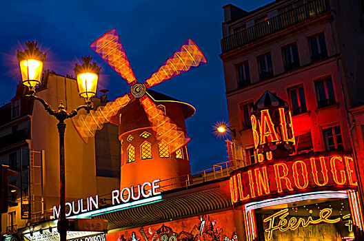 红磨坊,照明了的晚上,巴黎,法国,欧洲