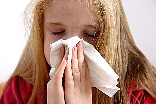 女孩,10岁,老,感冒,发烧,吹,鼻子