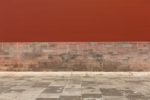 北京故宫红墙和石砖路面