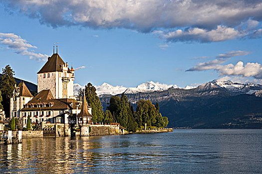 城堡,湖,图恩湖,伯恩高地,瑞士,欧洲