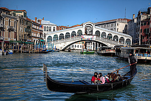 小船,大运河,雷雅托桥,背景,威尼斯,意大利