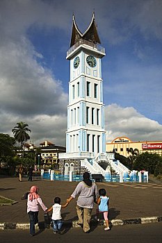 家庭,看,钟楼,堵塞,苏门答腊岛,印度尼西亚