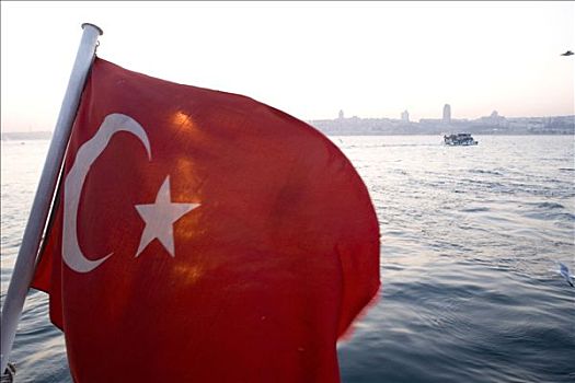 土耳其,伊斯坦布尔,旗帜,渡轮,博斯普鲁斯海峡,河,日落