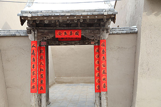新疆巴里坤,古民宅门楼,中华汉文化建筑艺术在西域的集中体现