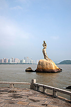 广东省珠海市情侣中路海滨,珠海渔女,雕塑像