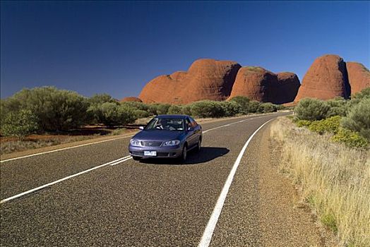 汽车,驾驶,街道,乌卢鲁巨石,卡塔曲塔国家公园,北领地州,澳大利亚