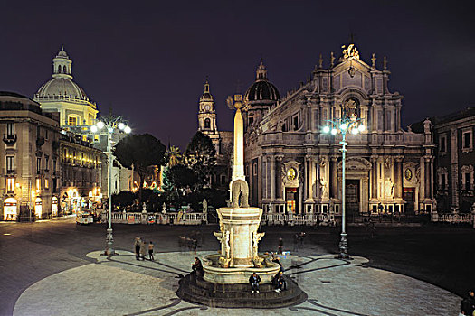 中央教堂,广场,大教堂,喷水池,夜晚,西西里,意大利