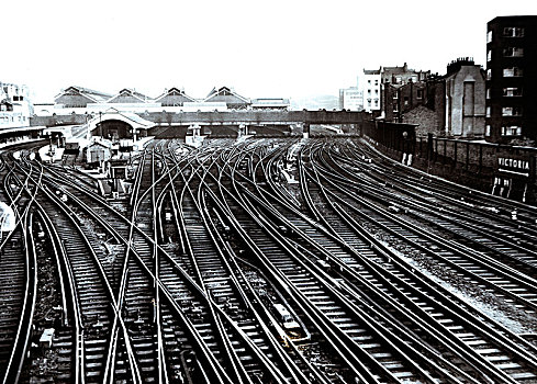 绕行,铁路,连通,维多利亚站
