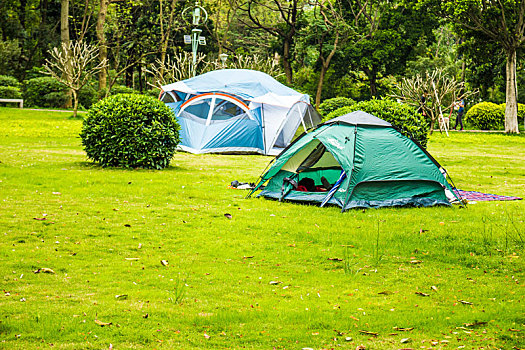 户外草地帐篷
