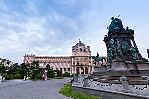 麗城城堡在維也納舉行