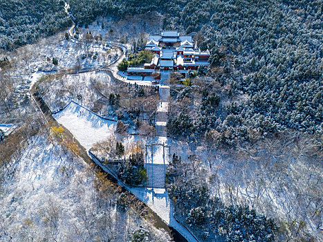 济南千佛山雪景