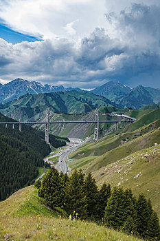 新疆伊犁果子沟大桥