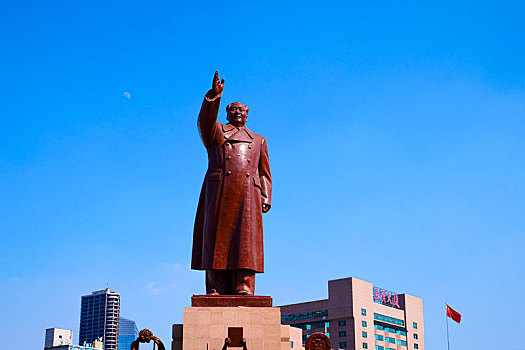 沈阳中山广场主席塑像