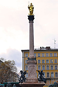 慕尼黑古城区的玛利亚广场