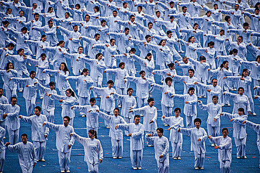 长安汽车集团成立155周年庆典会上表演的,千人太极拳