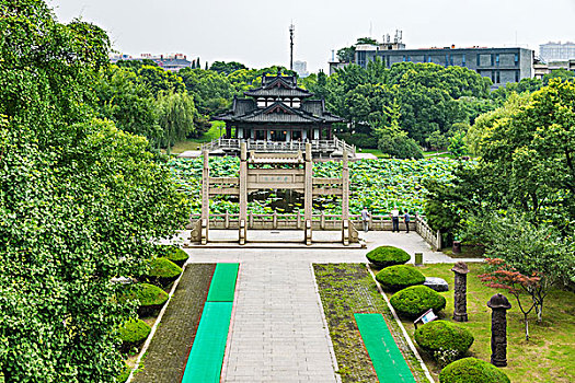 俯拍湖州飞英公园