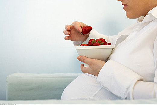 孕妇,吃,草莓