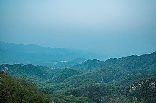 巍峨的高山