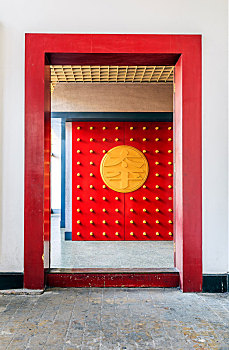 天王府朱漆乳钉门,拍摄于南京