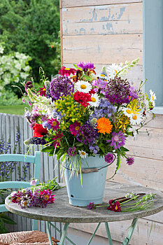 彩色,别墅花园,花束,搪瓷,桶