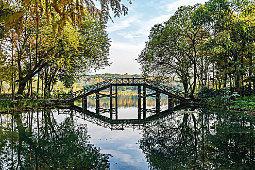 杭州西湖风光木桥