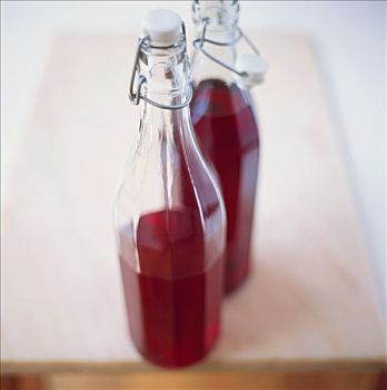 树莓果汁,瓶子