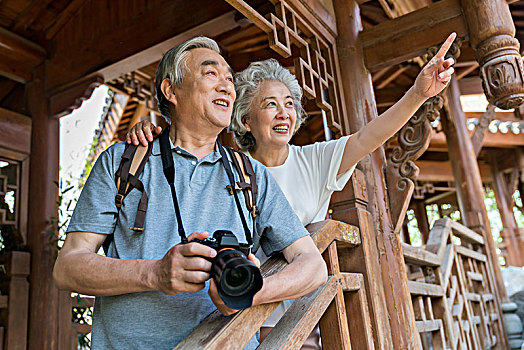 老年夫妻旅游